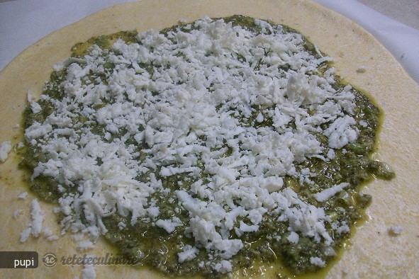 Tarta cu Rosii, Pesto si Telemea