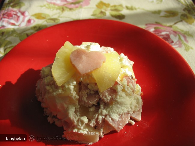 Salata de Ananas si Sunca