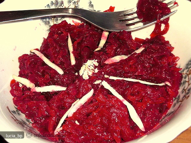 Salata de Sfecla Rosie pentru Iarna