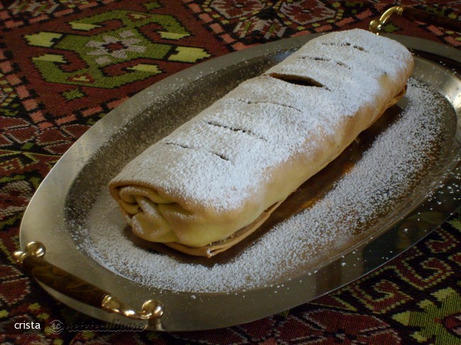 Strudel cu Mere si Nuci