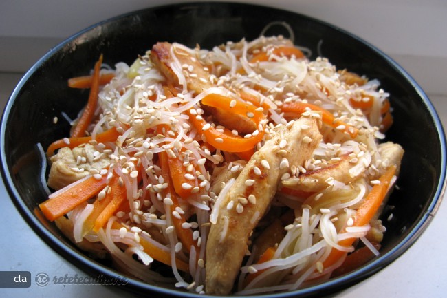 Noodles cu Pui