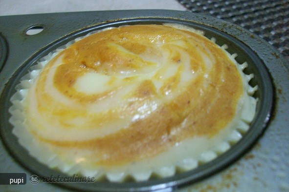 Pumpkin Swirl Cheesecake (Cake cu Branza si Dovleac)