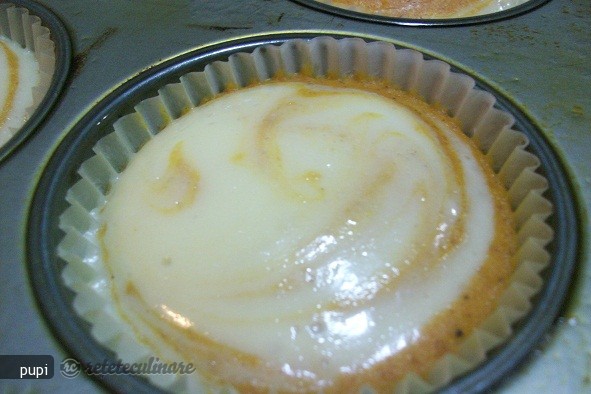 Pumpkin Swirl Cheesecake (Cake cu Branza si Dovleac)