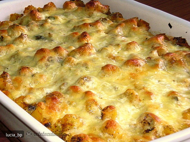 Gratin din Piept de Pui cu Smantana si Cascaval