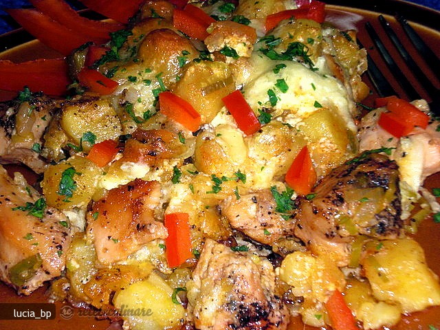 Gratin din Piept de Pui cu Smantana si Cascaval