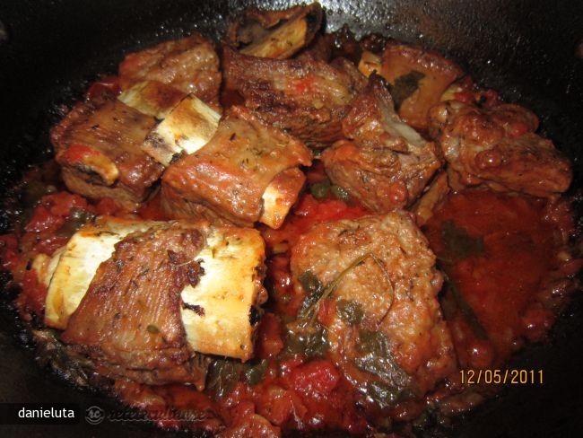 Coaste de Vaca la Cuptor (braised Short Ribs)