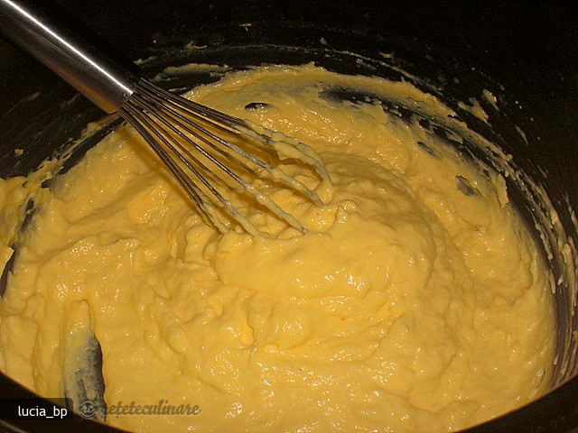 Prajitura cu Crema si Bezea de Lamaie