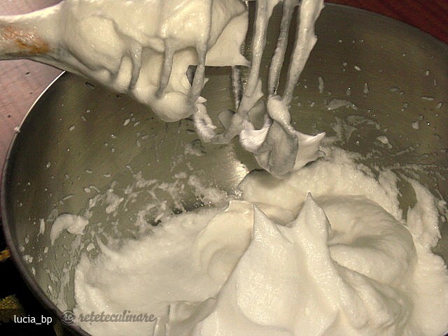 Prajitura cu Crema si Bezea de Lamaie