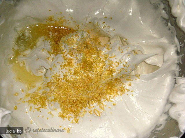 Prajitura cu Crema si Bezea de Lamaie