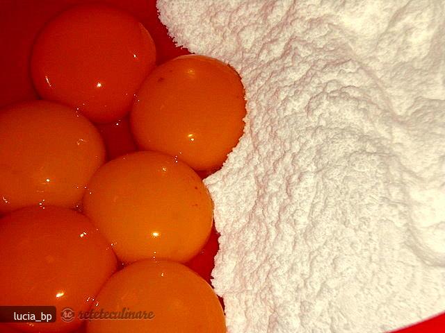 Prajitura cu Blat si Crema din Praf de Budinca