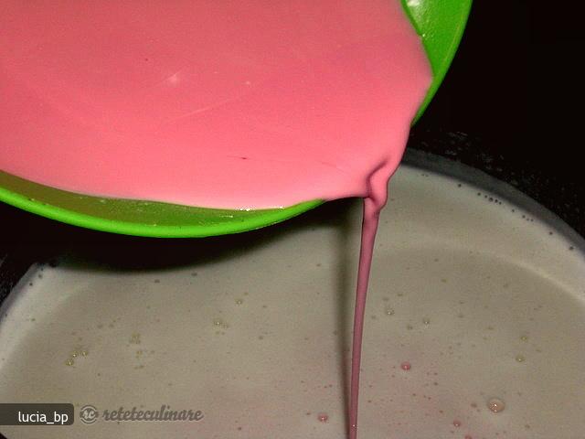 Prajitura cu Blat si Crema din Praf de Budinca