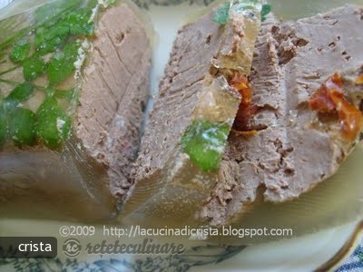 Pate de Ficat in Gelatina de Bere cu Chifle Scotiene Pictate
