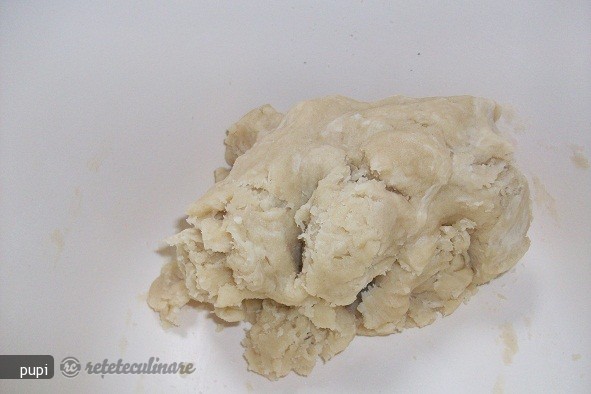 Tort de Post cu Capsuni si Ananas