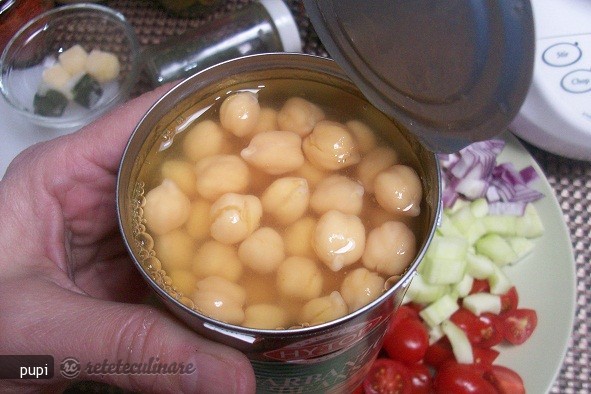 Hummus cu Salata de Cruditati