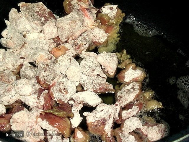 Tocanita din Carne de Porc cu Bere