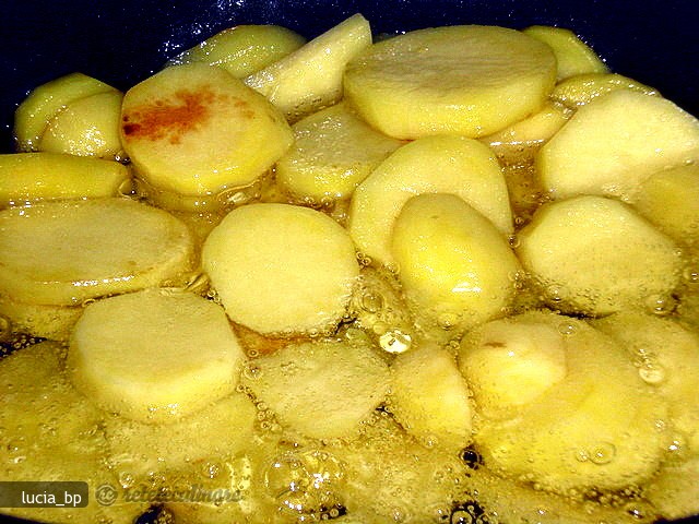Cartofi si Carnati, Scaldati in Smantana, la Cuptor