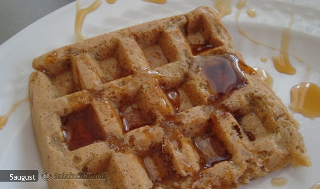 Waffles cu Banane si Sirop de Papadie