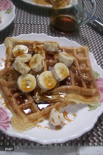 Waffles cu Banane si Sirop de Papadie