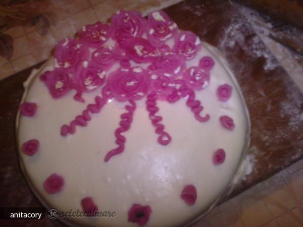 Tort cu Crema de Amandina