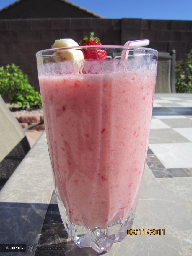 Smoothie de Capsuni si Banane