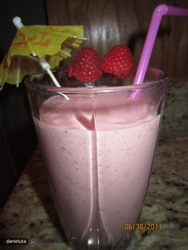 Smoothie de Capsuni si Banane