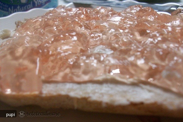 Peltea (jeleu) din Flori de Salcam