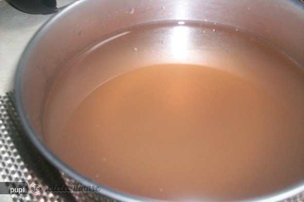 Peltea (jeleu) din Flori de Salcam