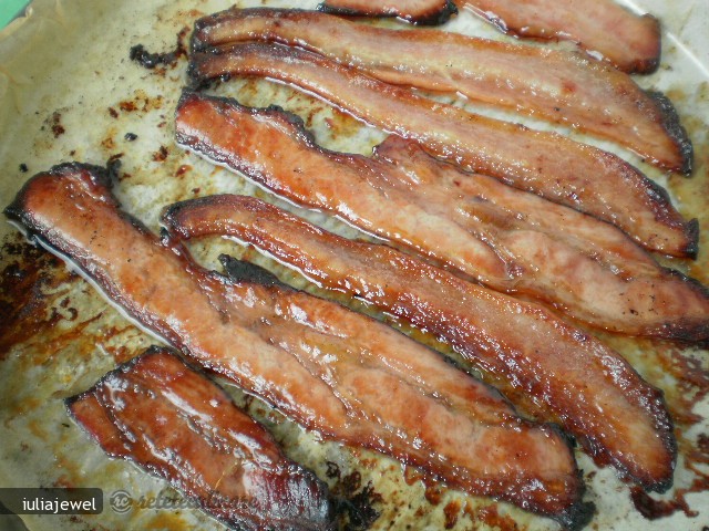 Inghetata cu Bacon, Piper Verde si Ardei Iute