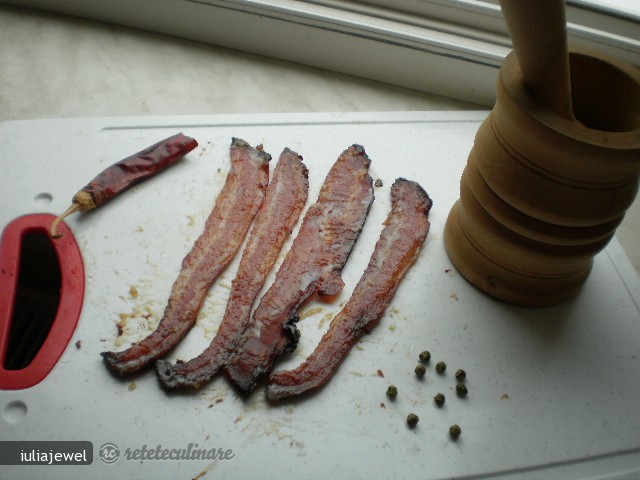 Inghetata cu Bacon, Piper Verde si Ardei Iute