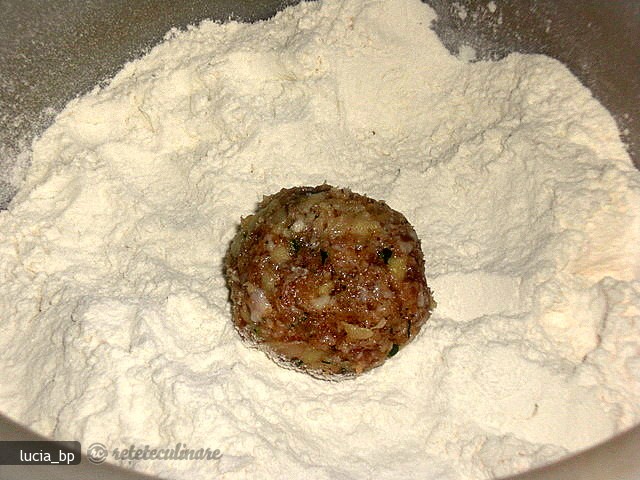 Chiftelute din Carne cu Cascaval