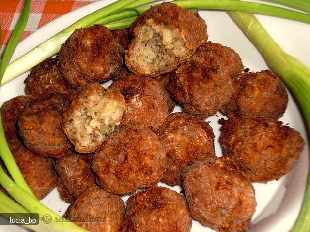 Chiftelute din Carne cu Cascaval