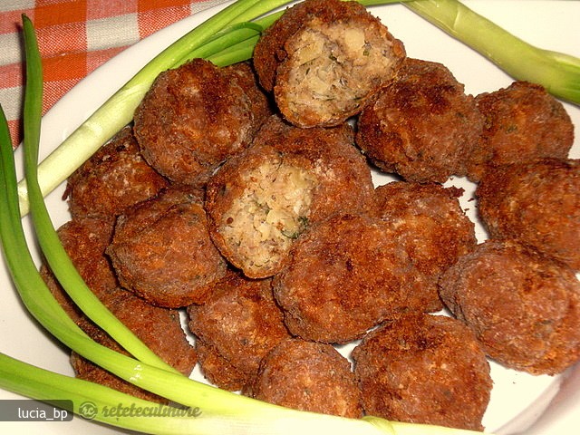Chiftelute din Carne cu Cascaval