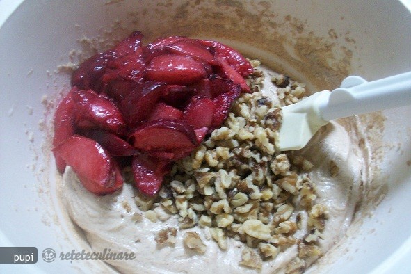 Chec cu Prune si Crema de Branza