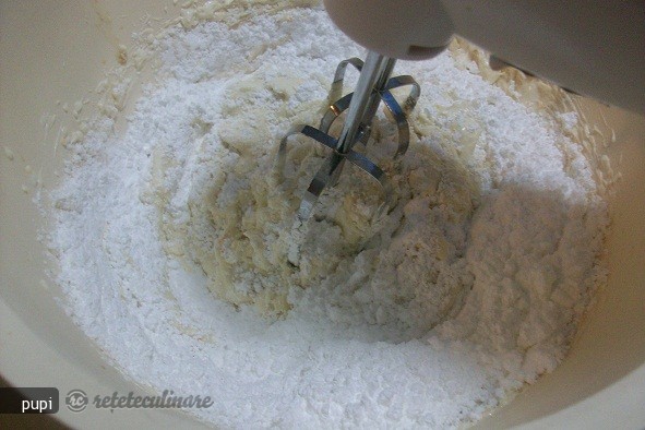 Chec cu Prune si Crema de Branza