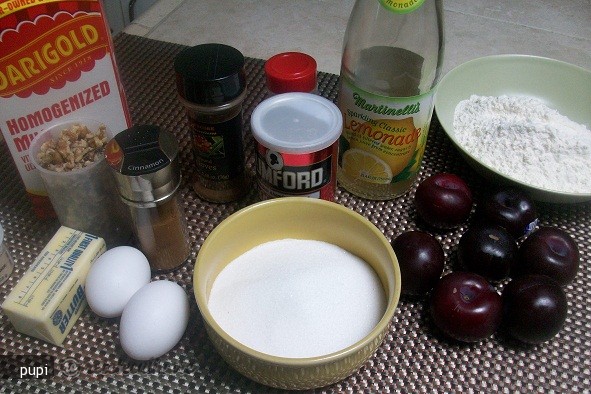 Chec cu Prune si Crema de Branza