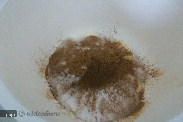 Chec cu Prune si Crema de Branza