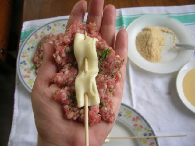 Frigarui - Crochete din Carne Tocata