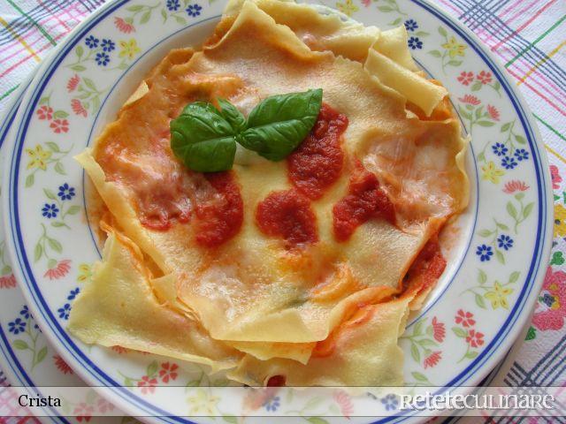 Lasagnetta cu Sos de Rosii, Mozzarella si Busuioc