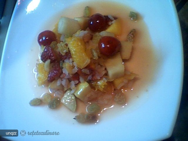 Mix de Fructe cu Orez