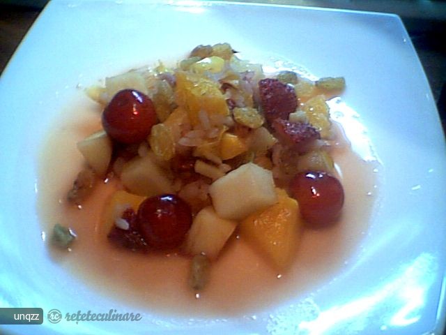 Mix de Fructe cu Orez