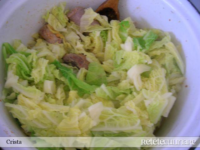 Cassoeula (Varza cu Coaste de Porc, Cirnati) Reteta Tipica din Lombardia