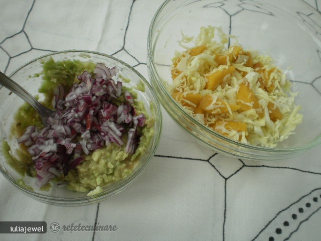 Salata de Varza cu Mango si Avocado
