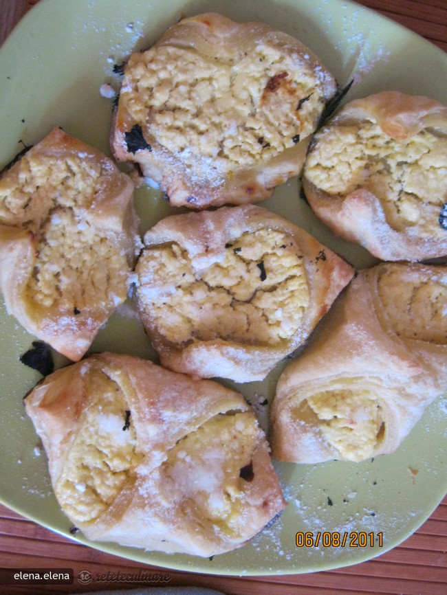 Cheese Danish (Placinta cu Branza Dulce)