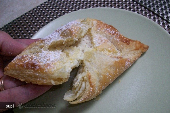 Cheese Danish (Placinta cu Branza Dulce)