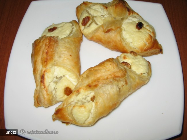 Cheese Danish (Placinta cu Branza Dulce)