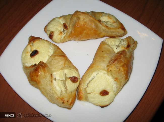 Cheese Danish (Placinta cu Branza Dulce)