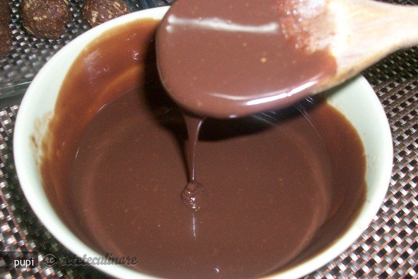 Ferrero Rocher (Bomboane de Ciocolata cu Alune)