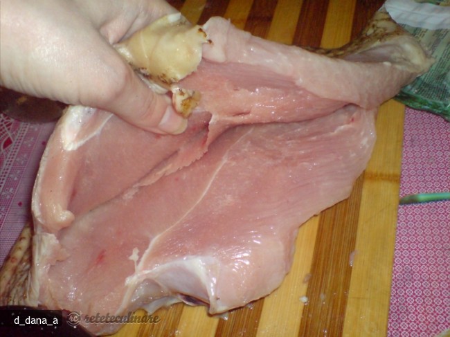 Piept de Curcan Umplut