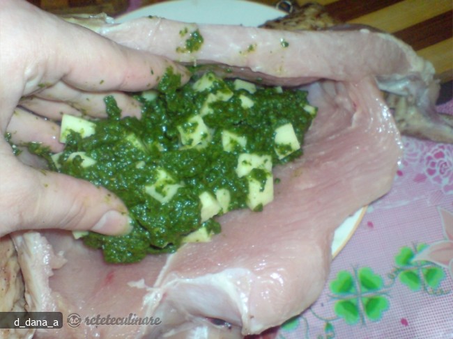 Piept de Curcan Umplut