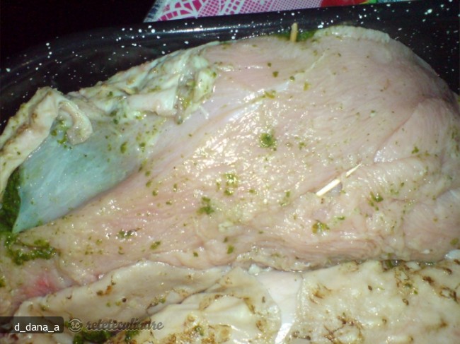 Piept de Curcan Umplut